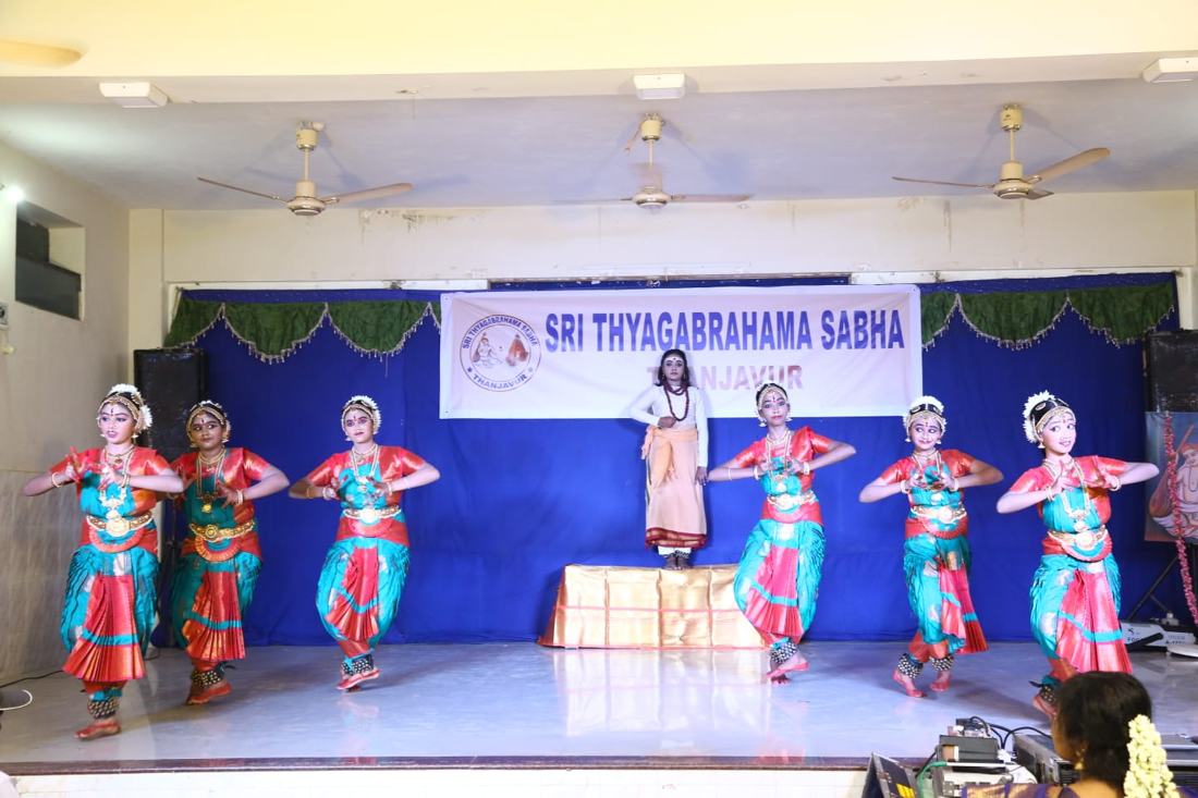 Young artistes performing
